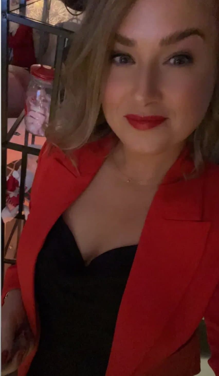 Short clip of Swedish 20yo babe fucking and sucking on holiday 15 years ago and a few recent pics