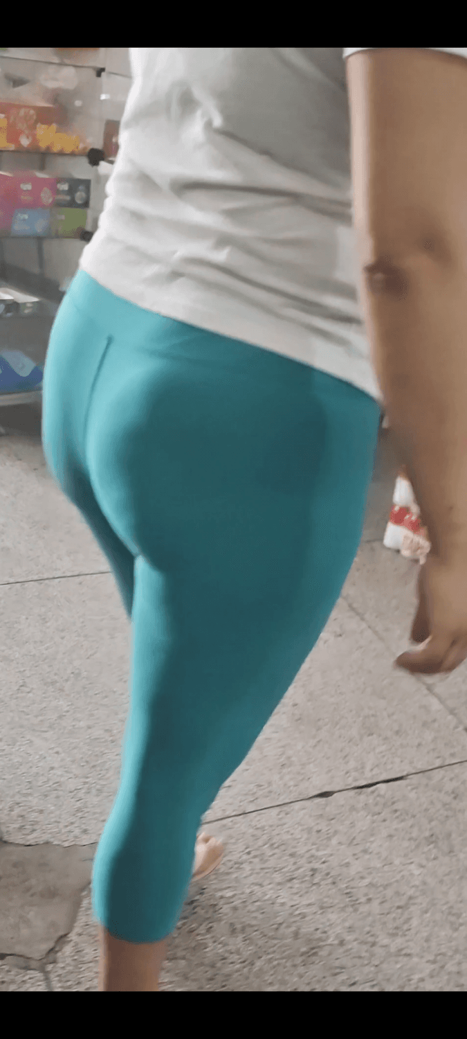 Gordinha gostosa ( Cara de safada que goza dando o cuzão) + Bônus -Gostosa do rabo lindo de legging.