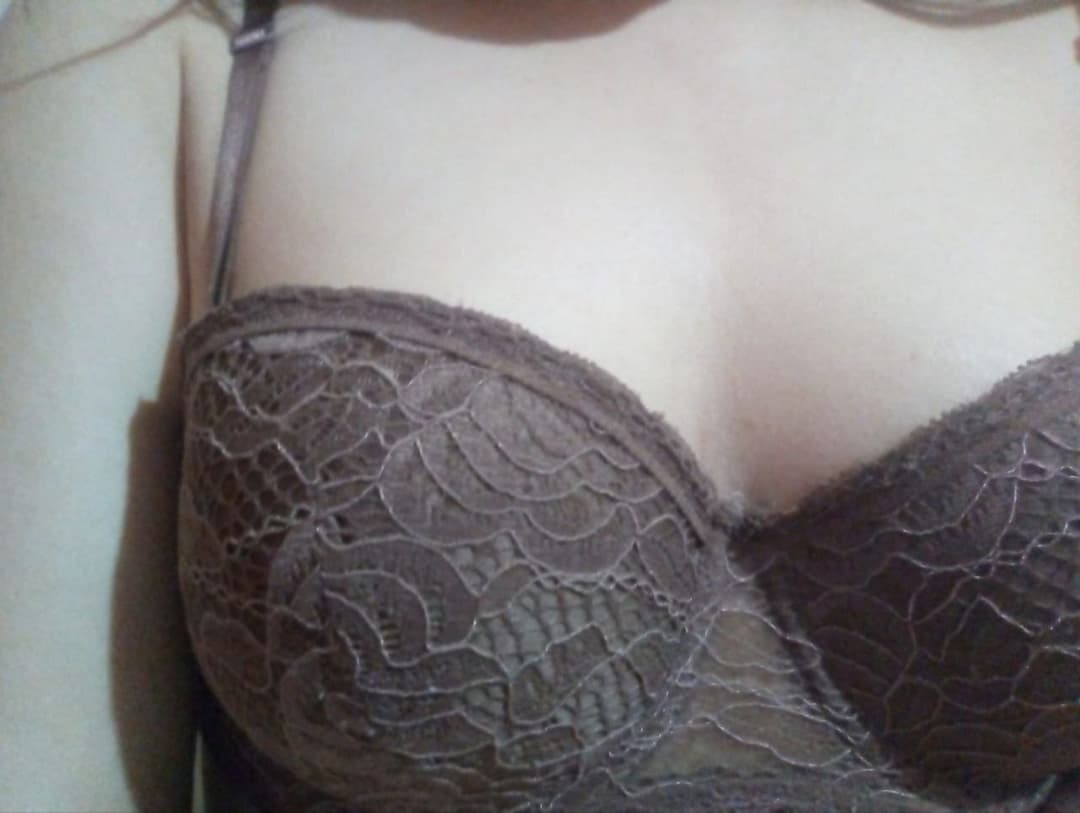 Novia rica de cornudo caliente