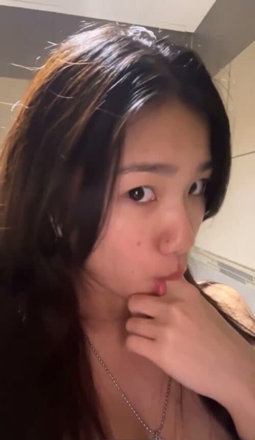 18yr ABG Asian Teen TikTok Goon Slut LEAKED! Perfect set of juicy teen tits and Ahegao face! Nudes!!