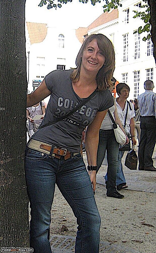 Wife with Amazing Hourglass Shape & Bubble Butt