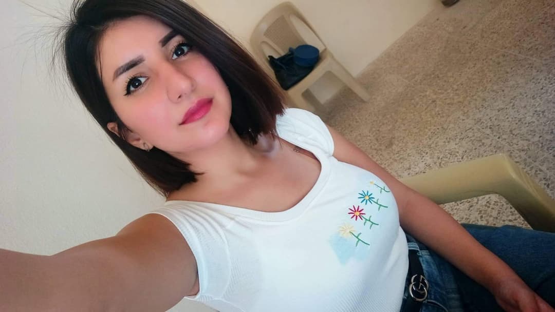 Click to view full size Arab syrian horny girl2