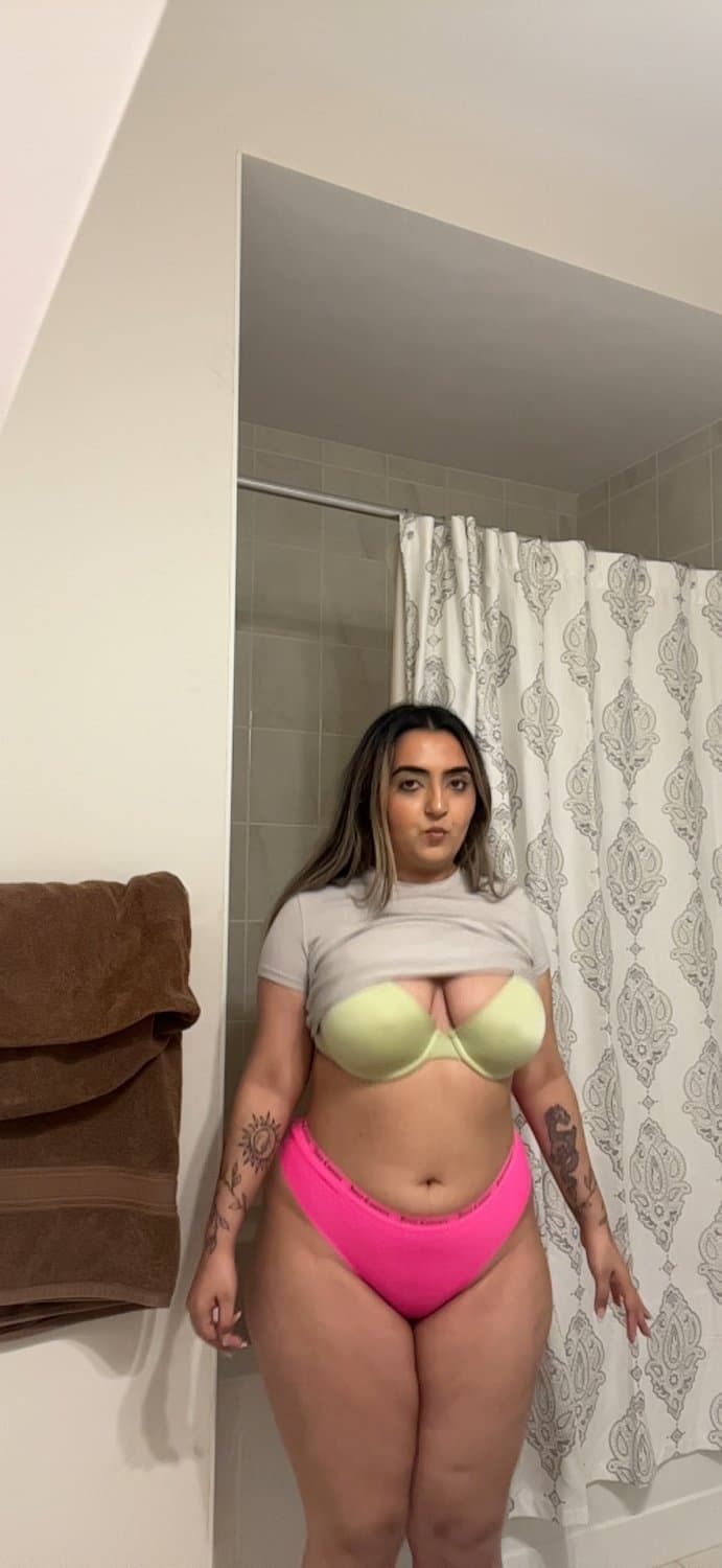 Thick Fat BBW Gf LOVES showing fatass and tits
