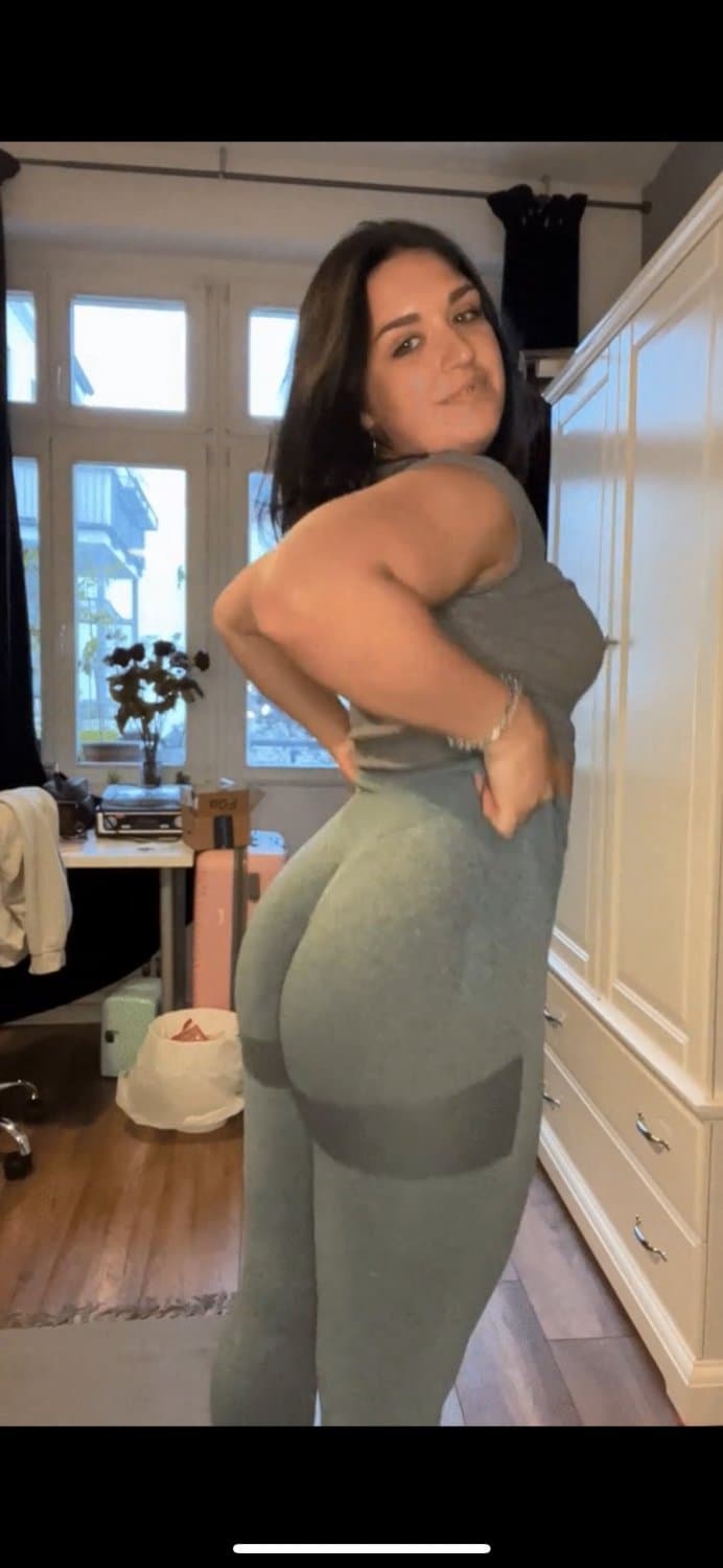 Thick PAWG Gym Slut Has A Great Big Ass