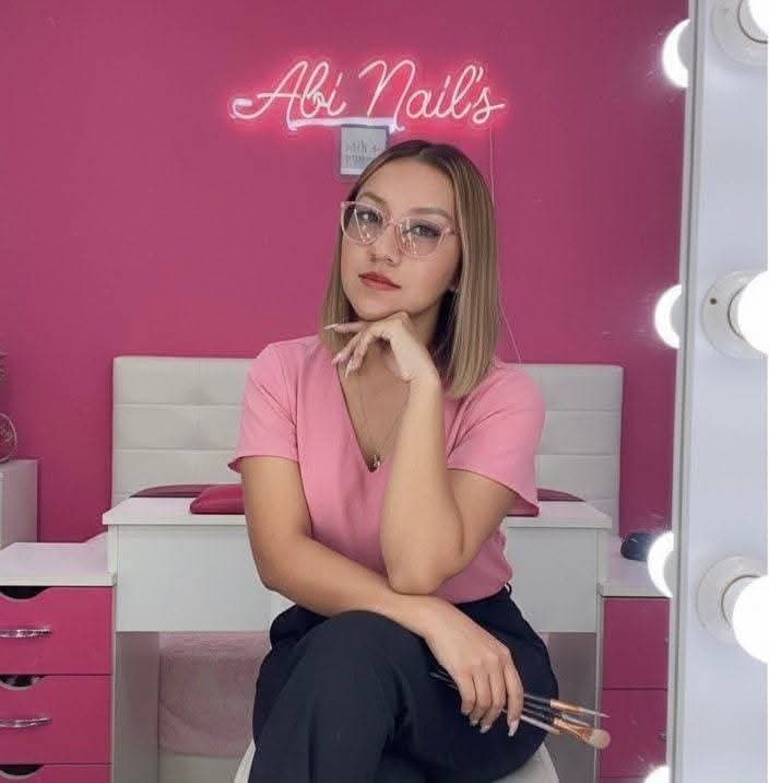 Flaquita morena de tres valles puta morena deseosa de verga