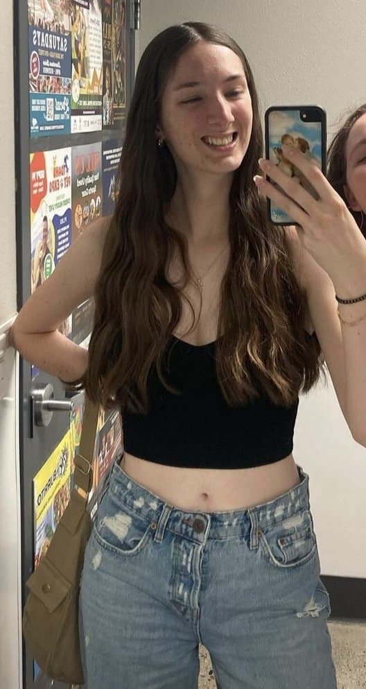 Which of my irls do you guys like the most or find the hottest lmk on her or kik me