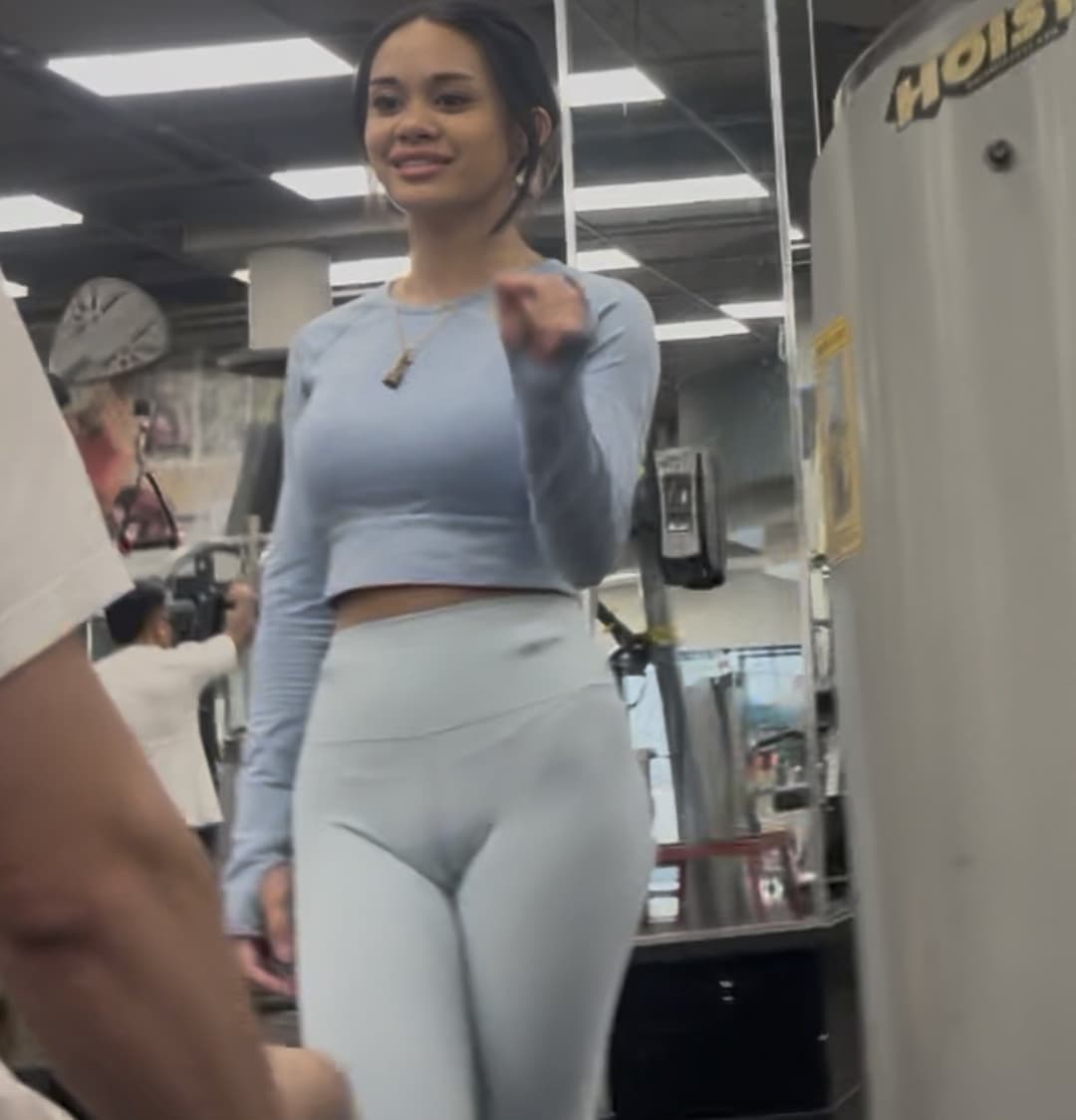 Asian babe showing off her body in the gym. Hot gstring print. Cameltoe ! Like & comment if u enjoy