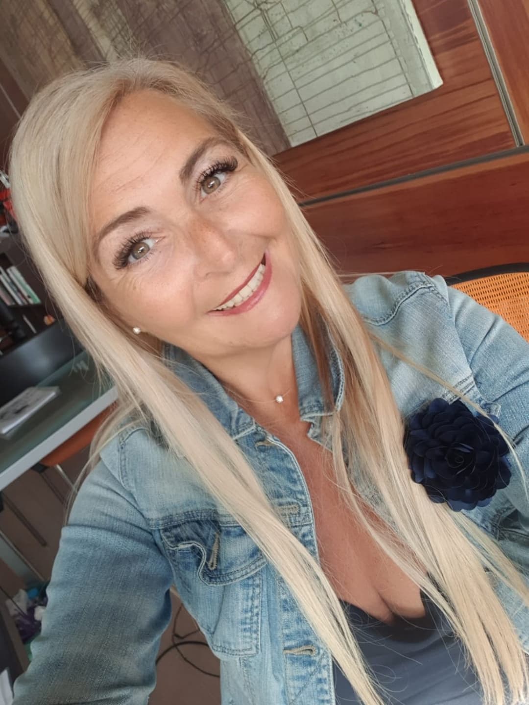 Ann Cath mature beauty