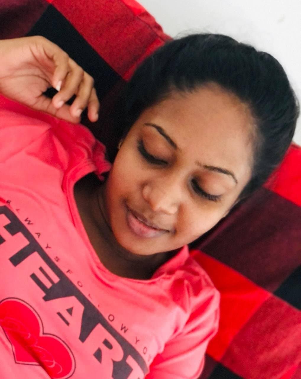 Click to view full size Sri Lankan Shy Girlfriend Hard Riding