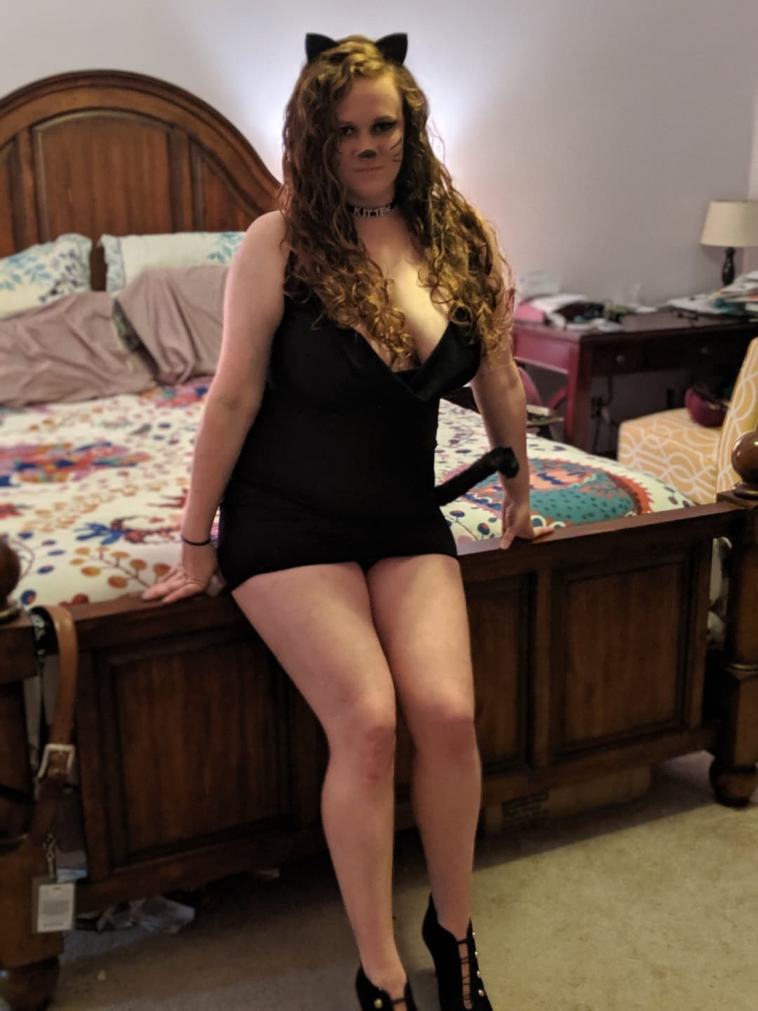 Kik webslut redheadhotwife89. Heather spreads her legs.