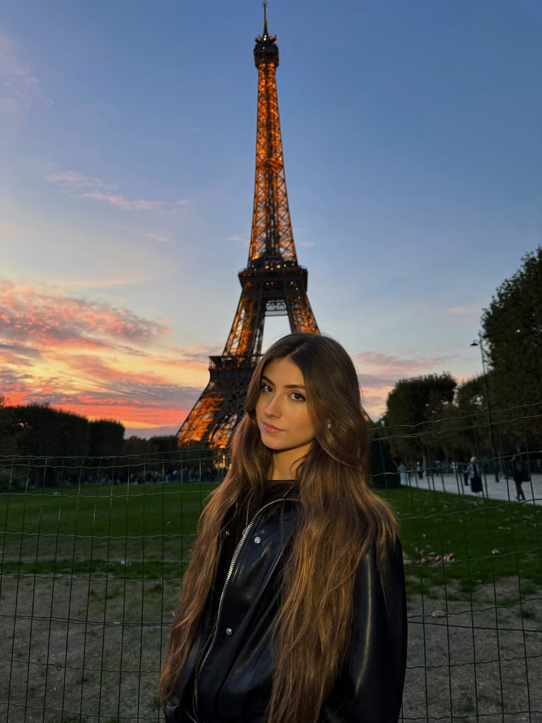 Click to view full size Sofia Espanha delicia , fotos lindos a Paris...Sofia linda a beleza gostosa !!!