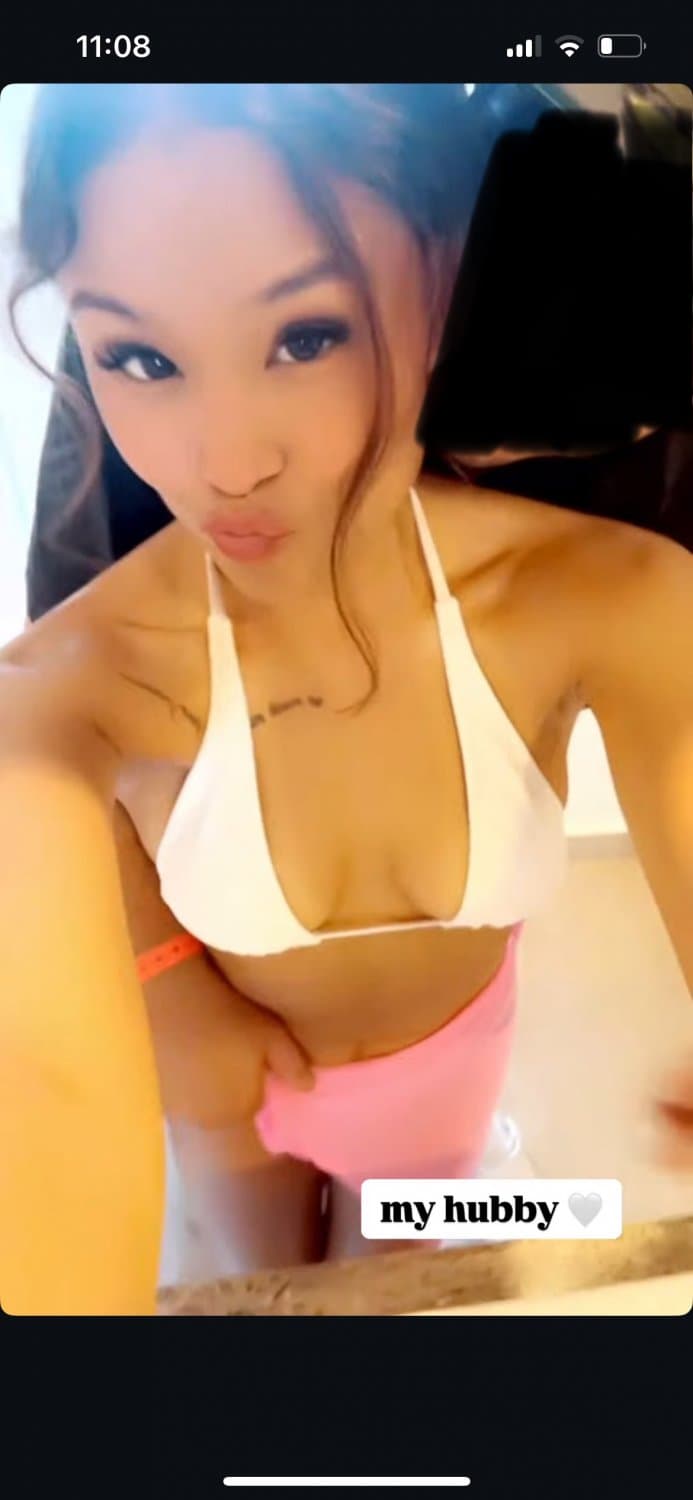 My hot cousin. Nice body with nice ass.I have plenty more DM for more or comment for me to post more