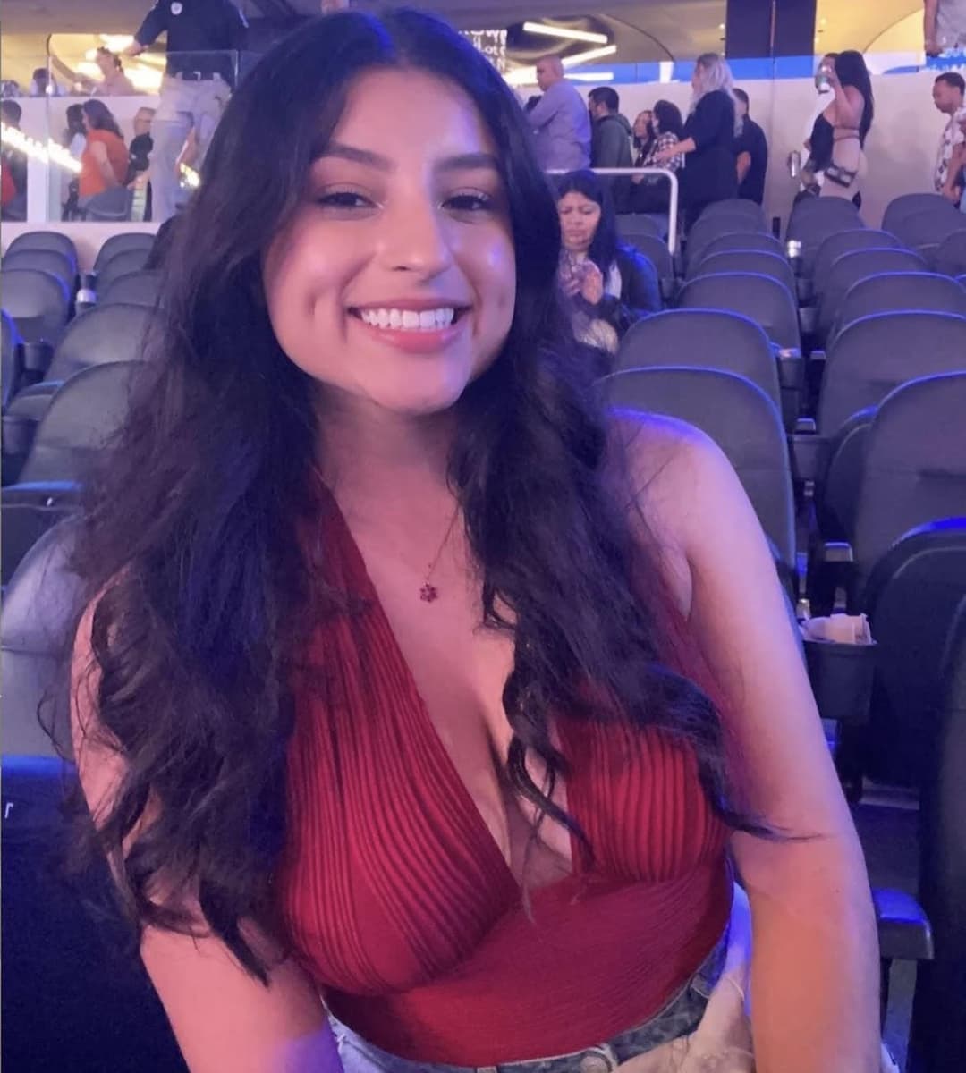 Latina knows how to ride a cock