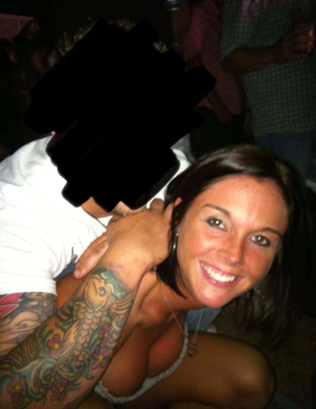 Former bartender’s rock hard fakies must’ve helped with a lot of bills back when she flashed for GGW