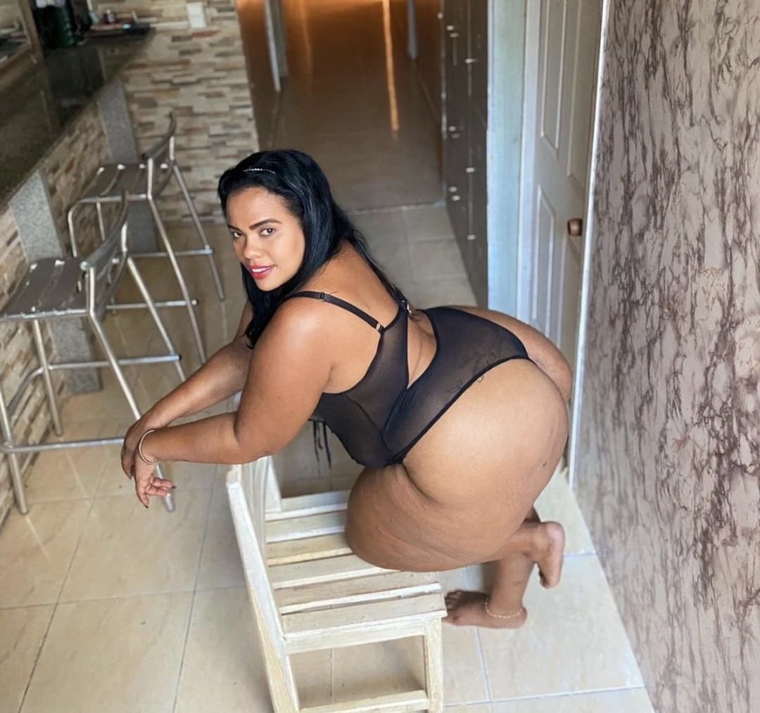 ?? Big PHAT black colombian BOOTY ??