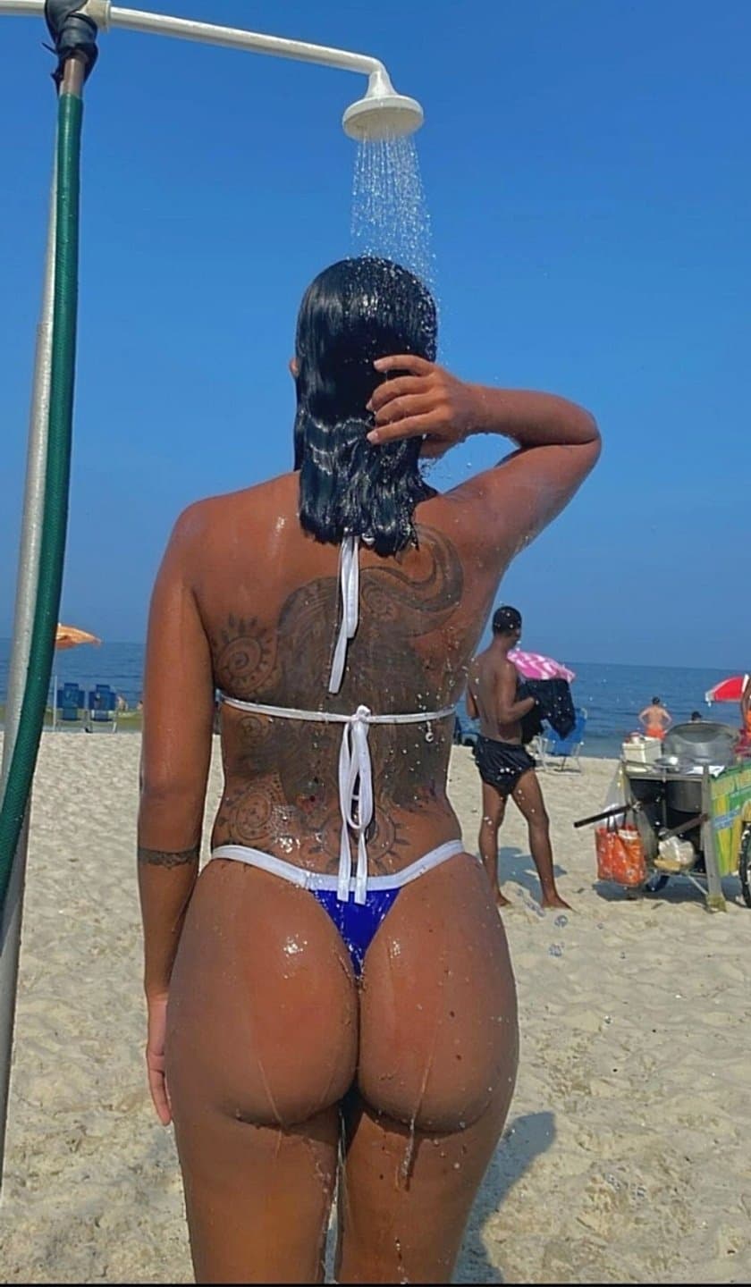 Morena Rabuda vazou fazendo vídeo com plug no cuzinho! ??