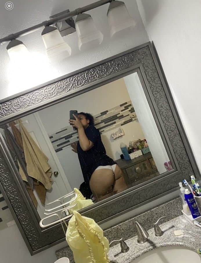 Click to view full size Showing off Latina *limited time*