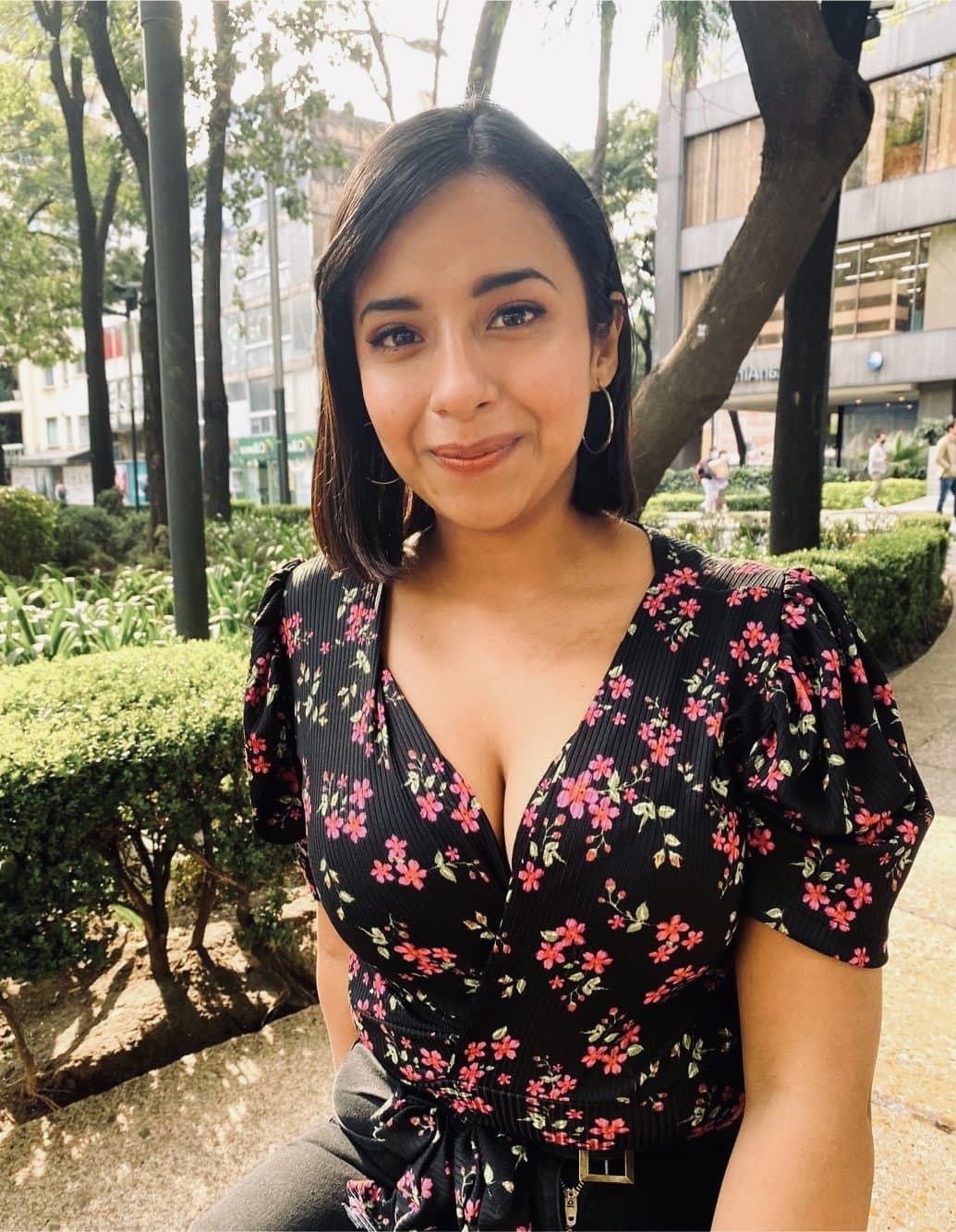 Mi tetona amiga Maria enseñando sus deliciosas tetas y jugosa vagina - deepfake a amiga