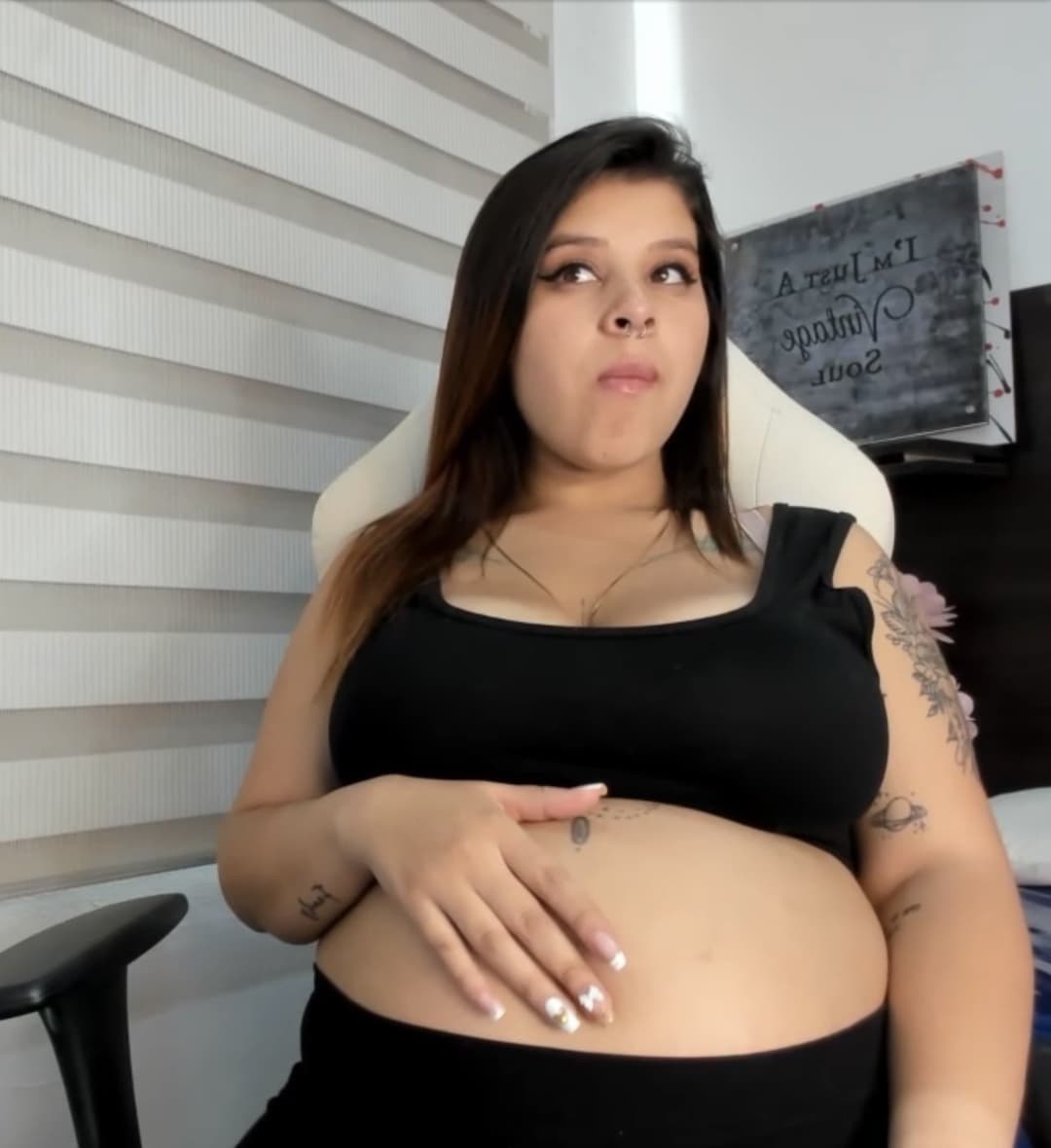 Click to view full size Pregnant Camwhores Pt. 8