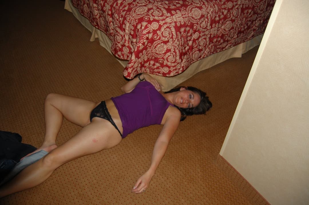 Cute brunette girlfriend has her vacation body ready