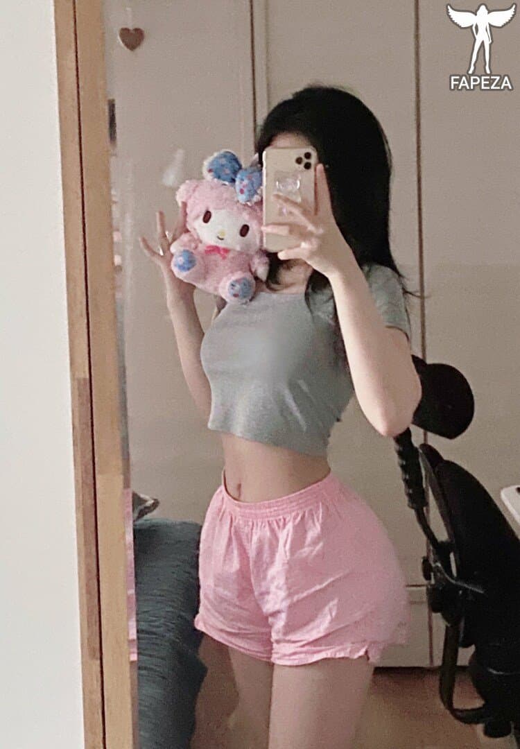 Asian Twitch streamer 6