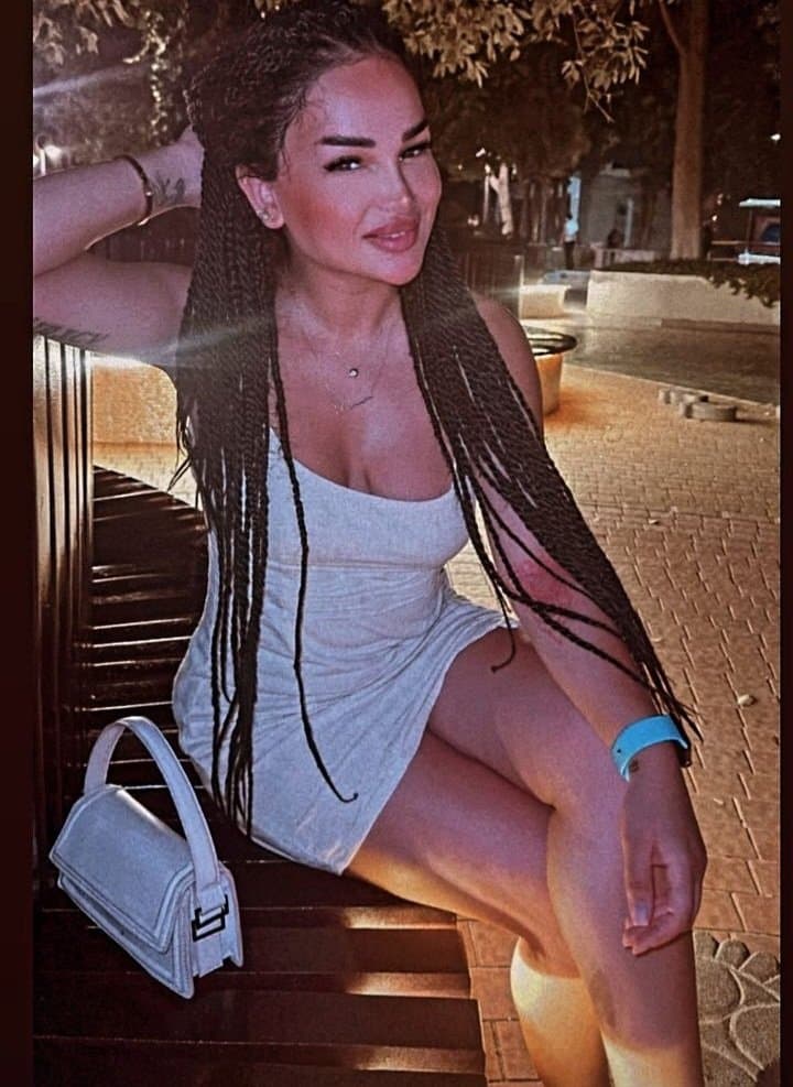 Sexy glamour feet pedicure woman sexy tits