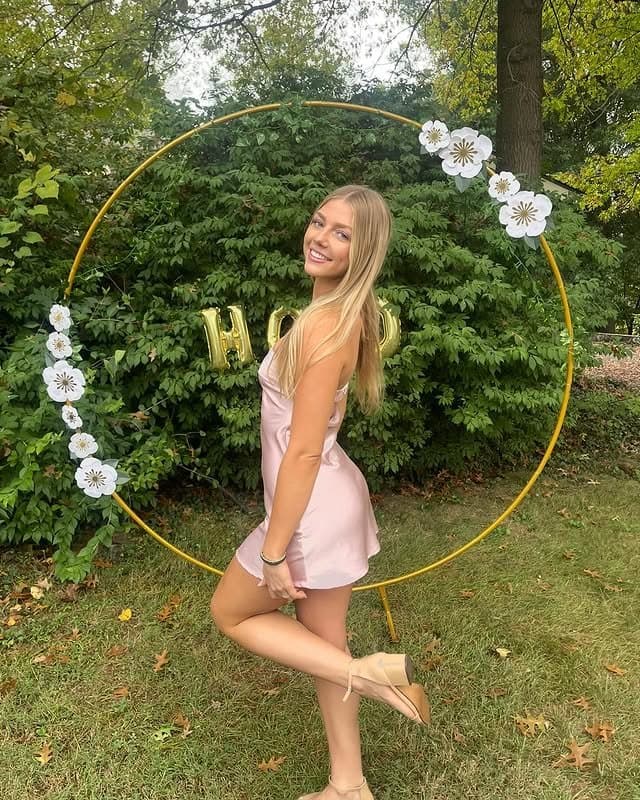 Sexy busty blonde teen Ashley