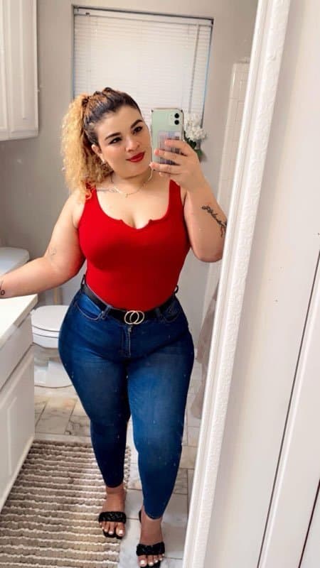 Tiny guy gets fucked - aShemaletube.com_1