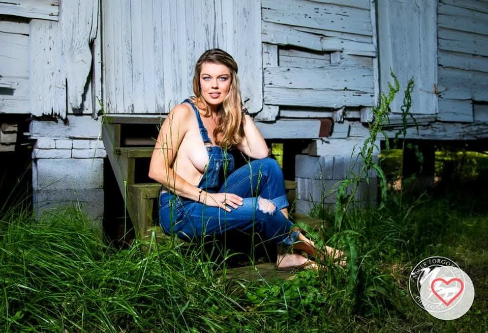 Former model with a Great body and perfect tits