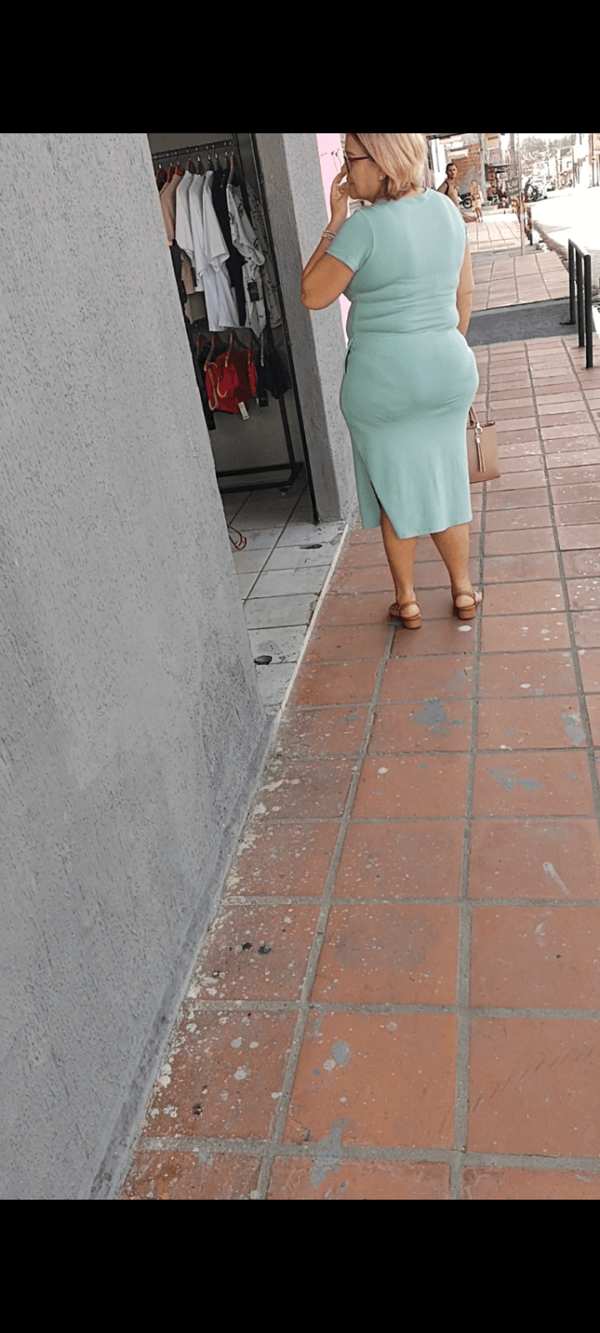 Crente do bundão cheio de celulite