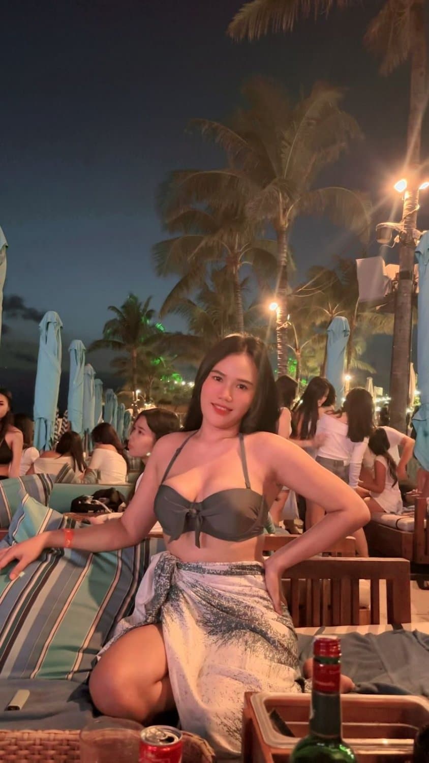 Bali girl let me raw dog and creampie