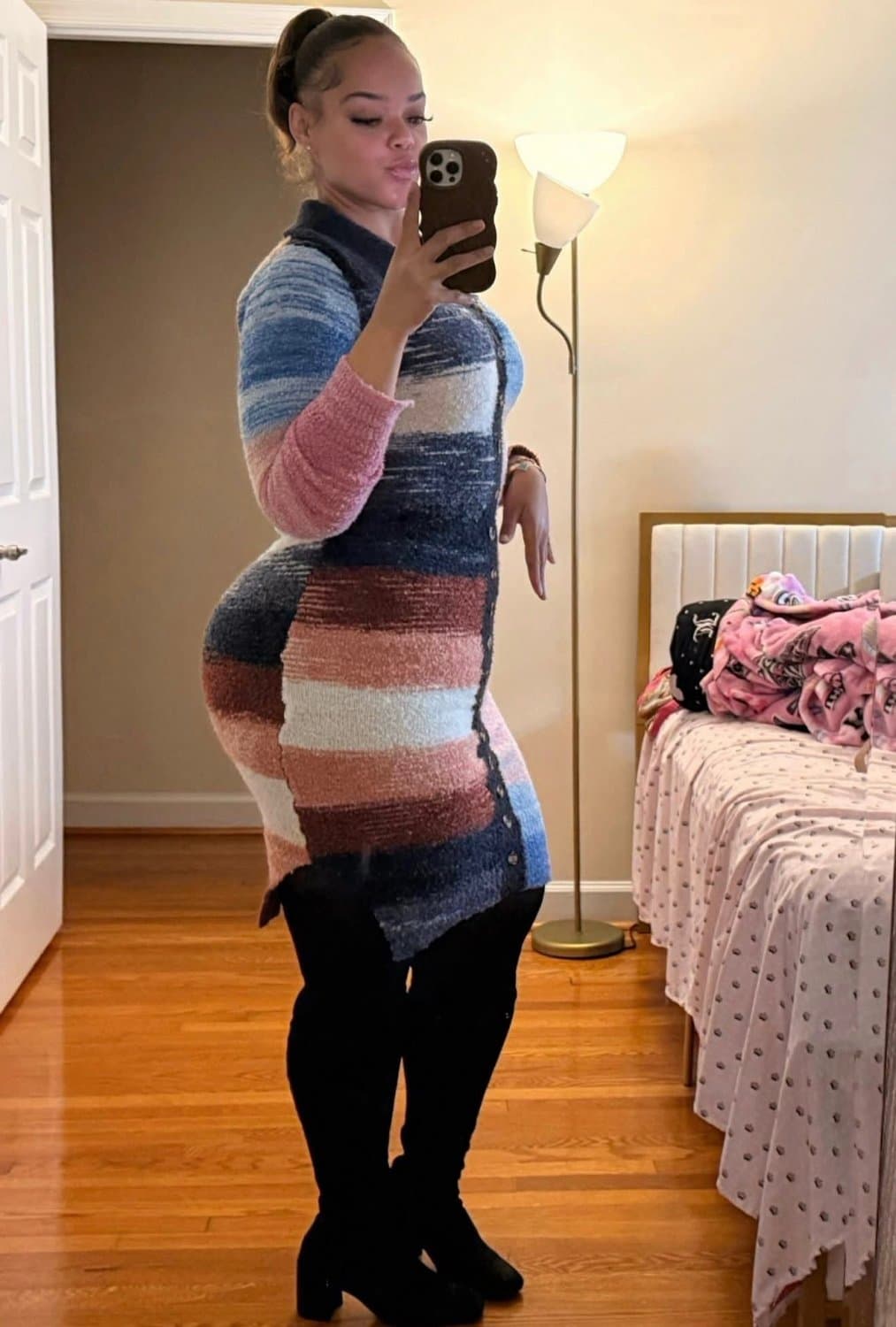 THICK CURVY EBONY BIG BOOTY