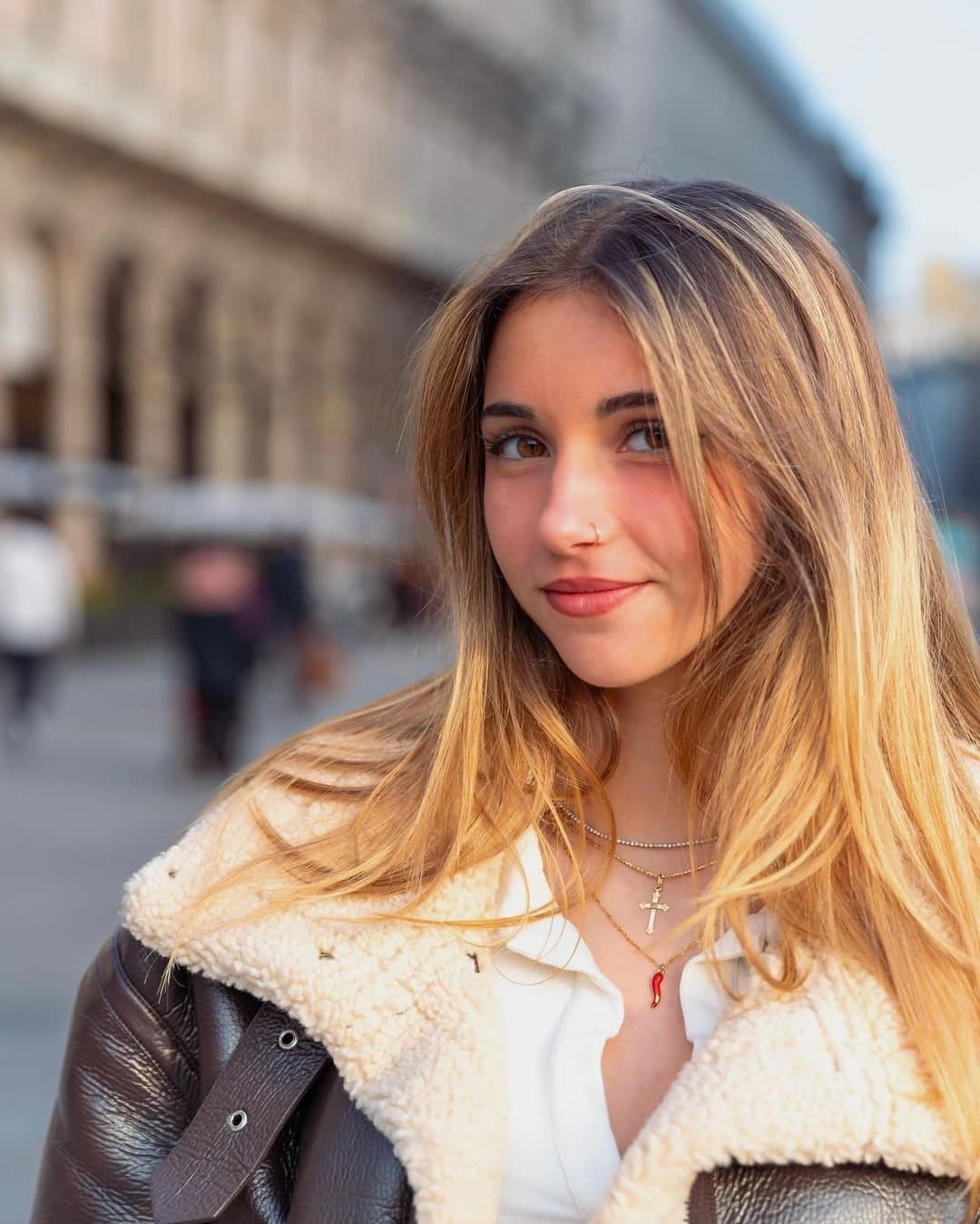 Click to view full size Iris, HOT tik toker blonde teen ?