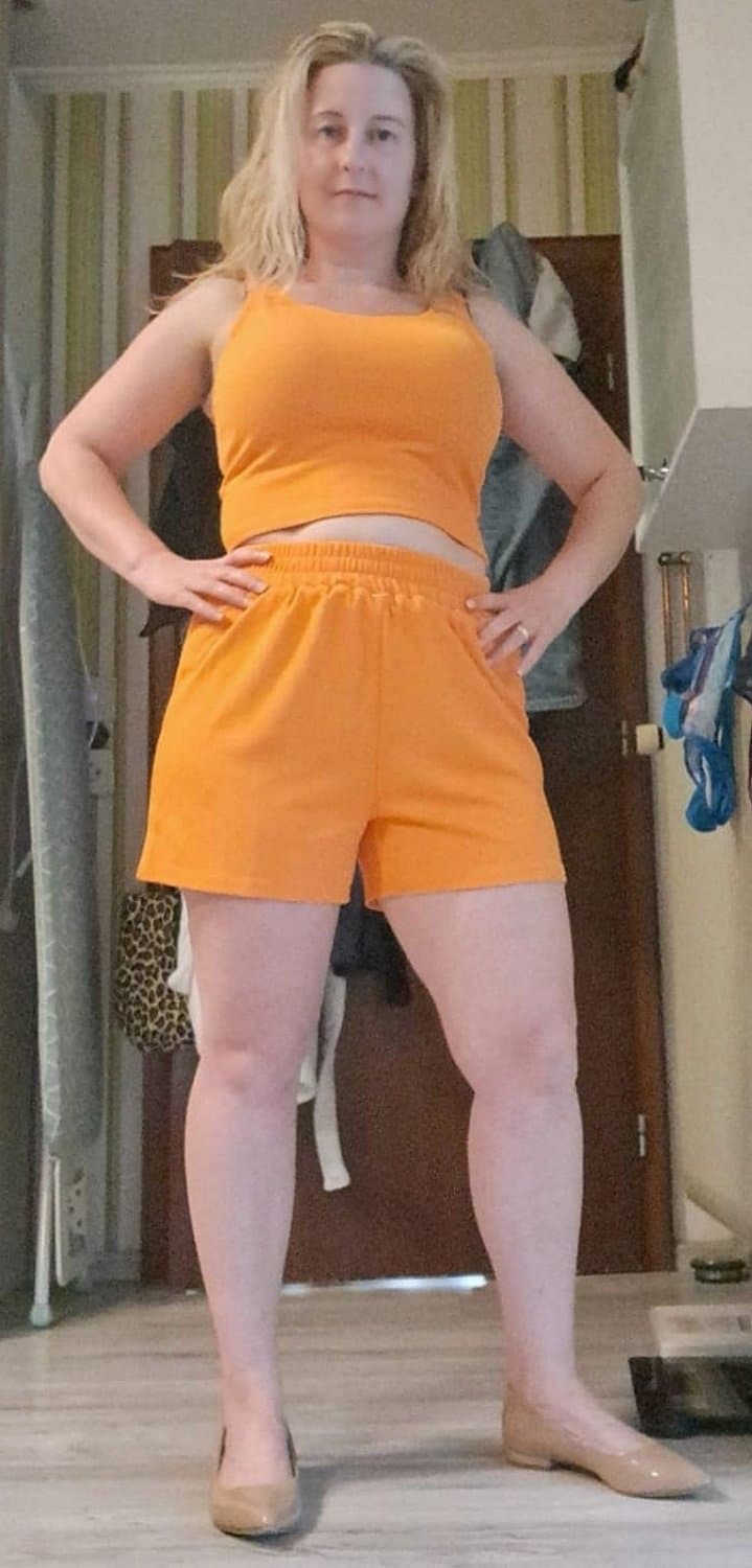 Message this naughty milf for her sexy nudes. Kik jeremy3425 for the same treatment