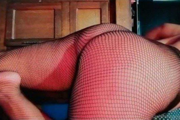 Click to view full size Que perra es Eli