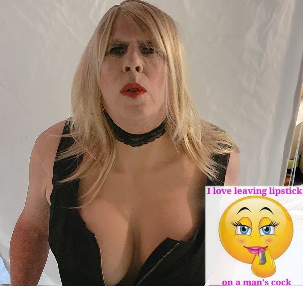 The theme is lipstick - and using my lips to please daddy