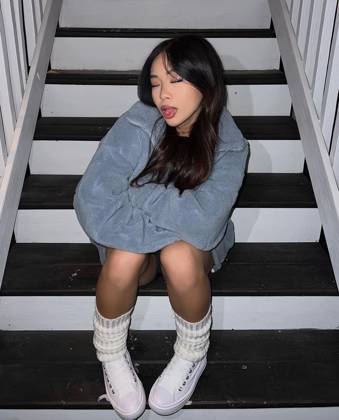 good asian girl getting ready to fuck in the car