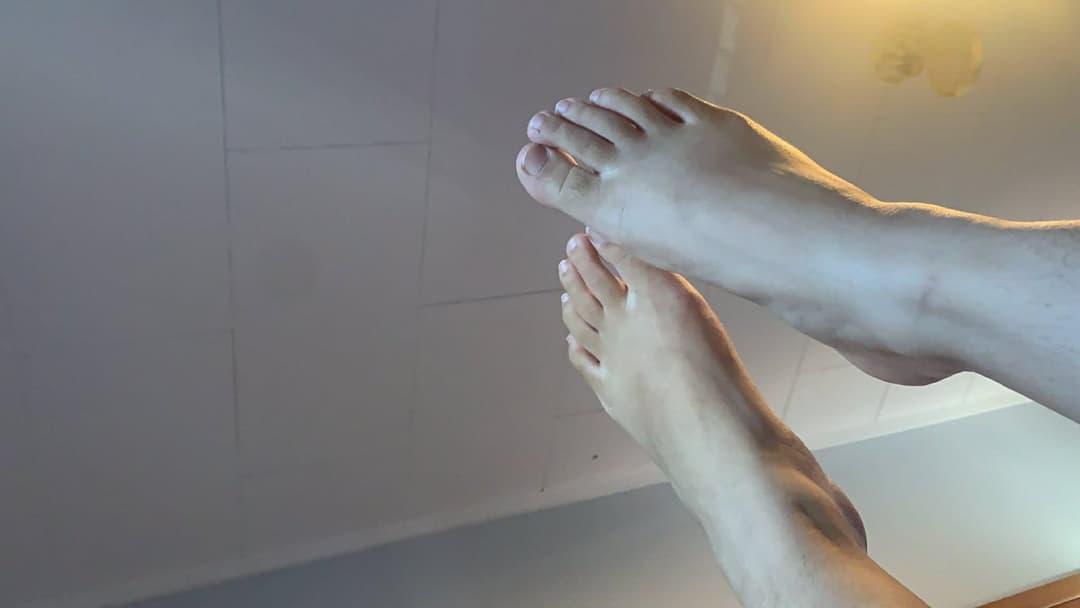 Pretty Polynesian feet