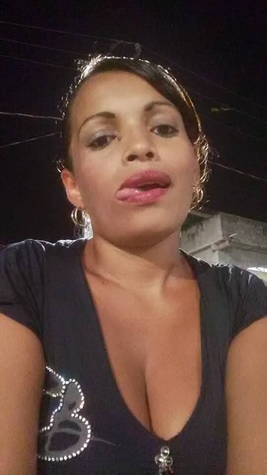 Click to view full size Loiana Corrêa, uma coroa rabuda muito safada. Minha vizinha rabuda que adora se exibir.