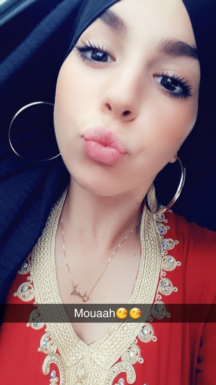 Pretty syrian muslim hijab girl