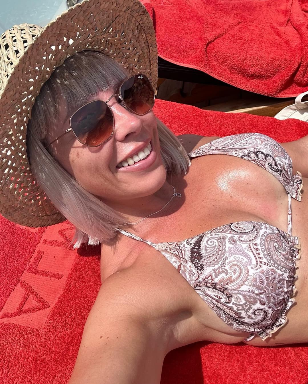 Click to view full size Local Girl Holiday Photos