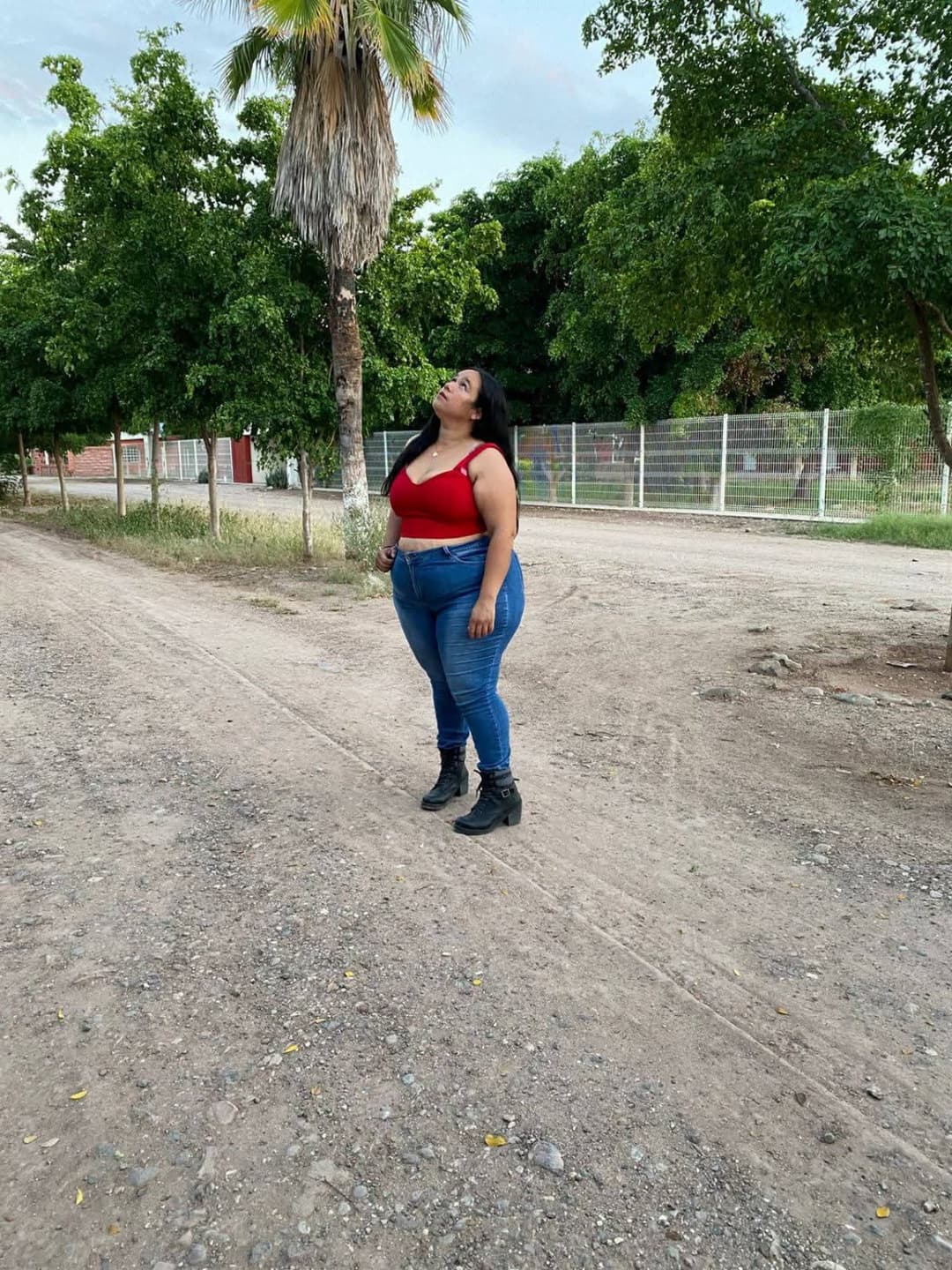 PEAR SHAPE THICK CURVY LATINA SSBBW BIG BOOTY ASS