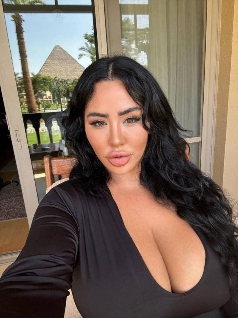 This Ugly Ass Bitch Keep Sending Me These Fake Ass Pics Fake Tiddies & Ass ????‍♂️