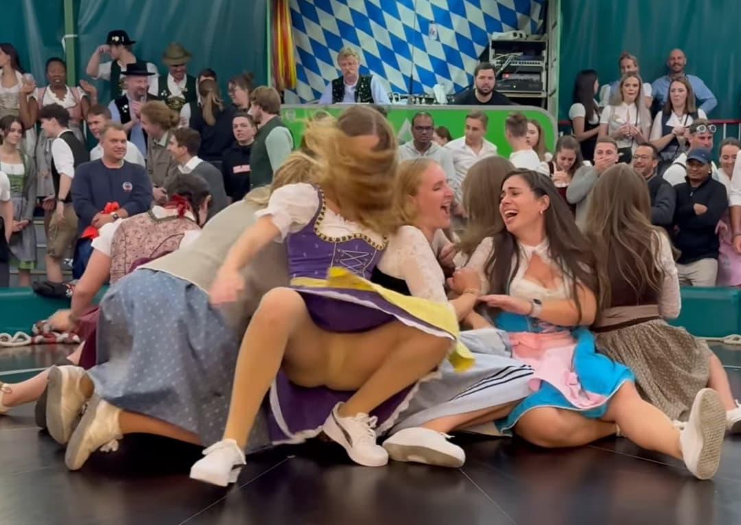 Click to view full size Devils Wheel Upskirts Pt. 2