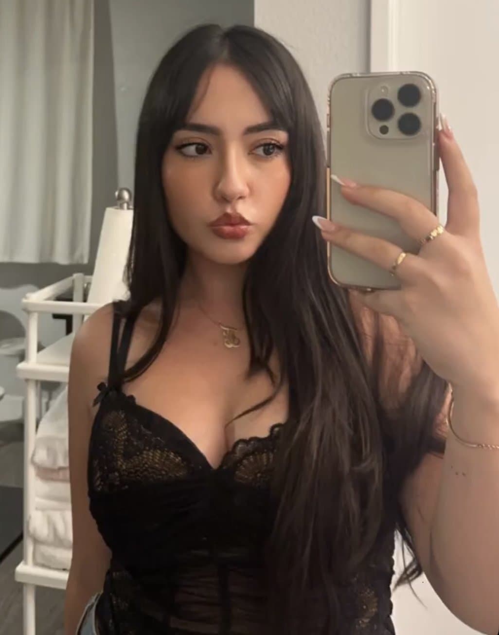 Persian slut Ailar 22yo live to make your cock hard. For Same treatment my Kik in post and  comments