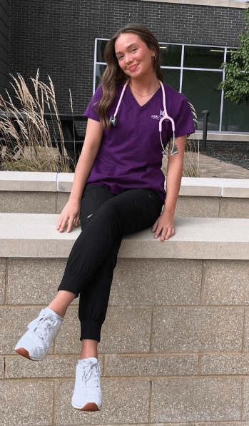 21 year old nursing student from Iowa, meet Annabelle