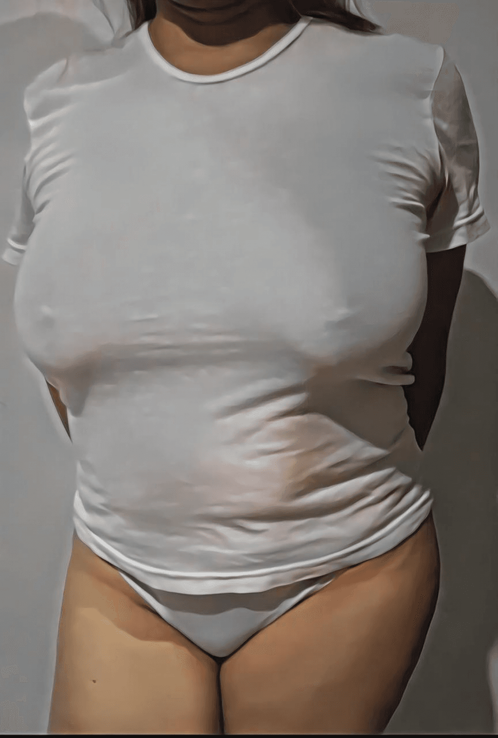 VICTORIA ROMERO UNA MILF SUPER GUAPA Y CON ENORMES TETAS PARA CHUPAR TODO EL DIA. DISFRUTEN