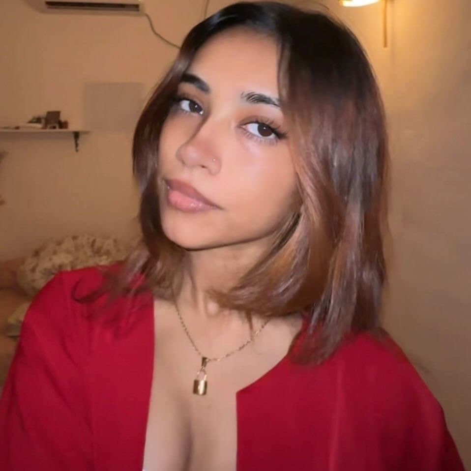 this is slutgirle, find her and make her famous