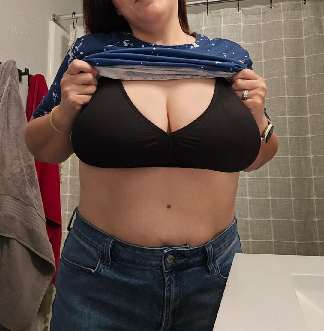 My stay at home Army wife mom of 4, tele Grumparmyguy or kik thatsatank