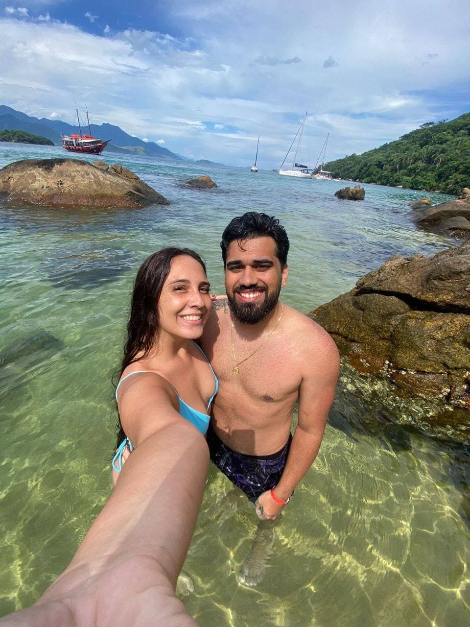 Casal amador no hotel da Praia